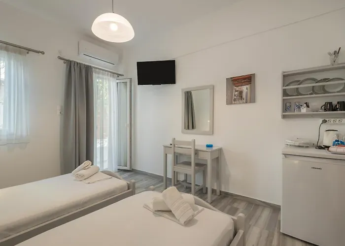 Piertzovani 3* باروس